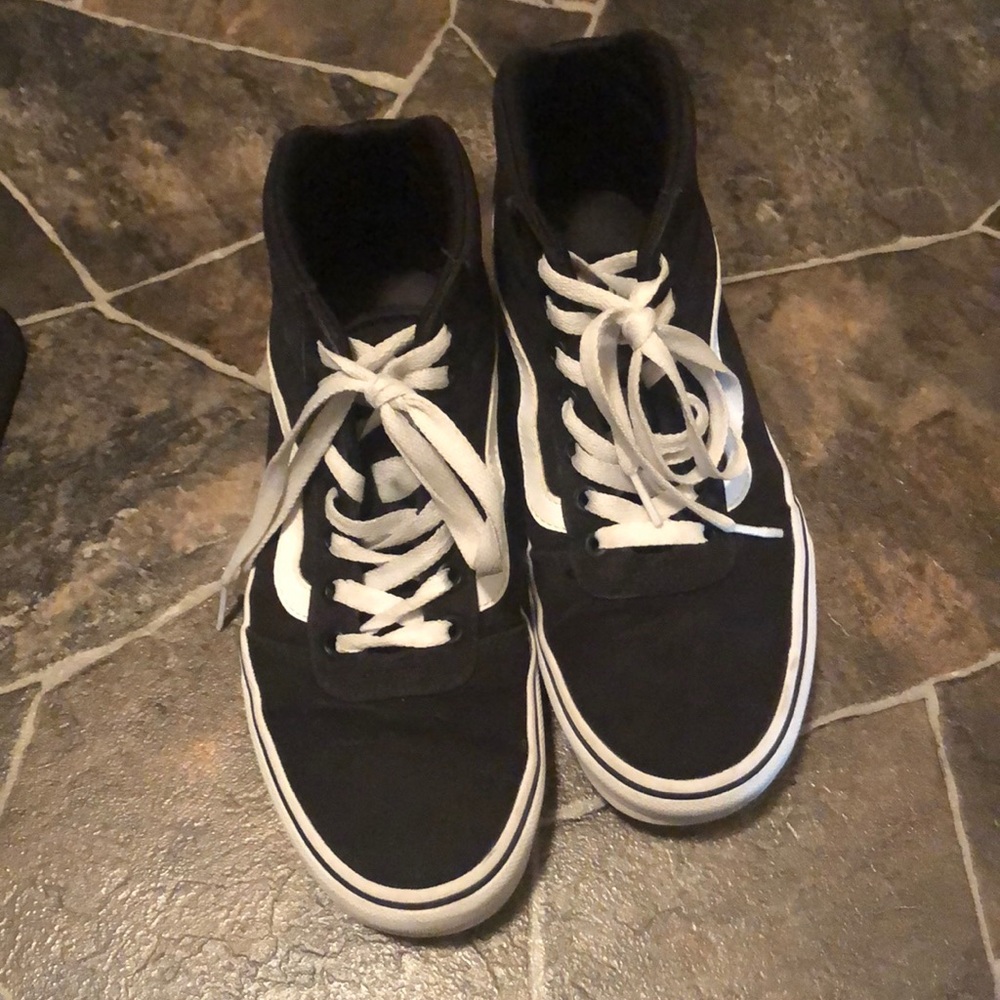 Vans! - Picture 2 of 4